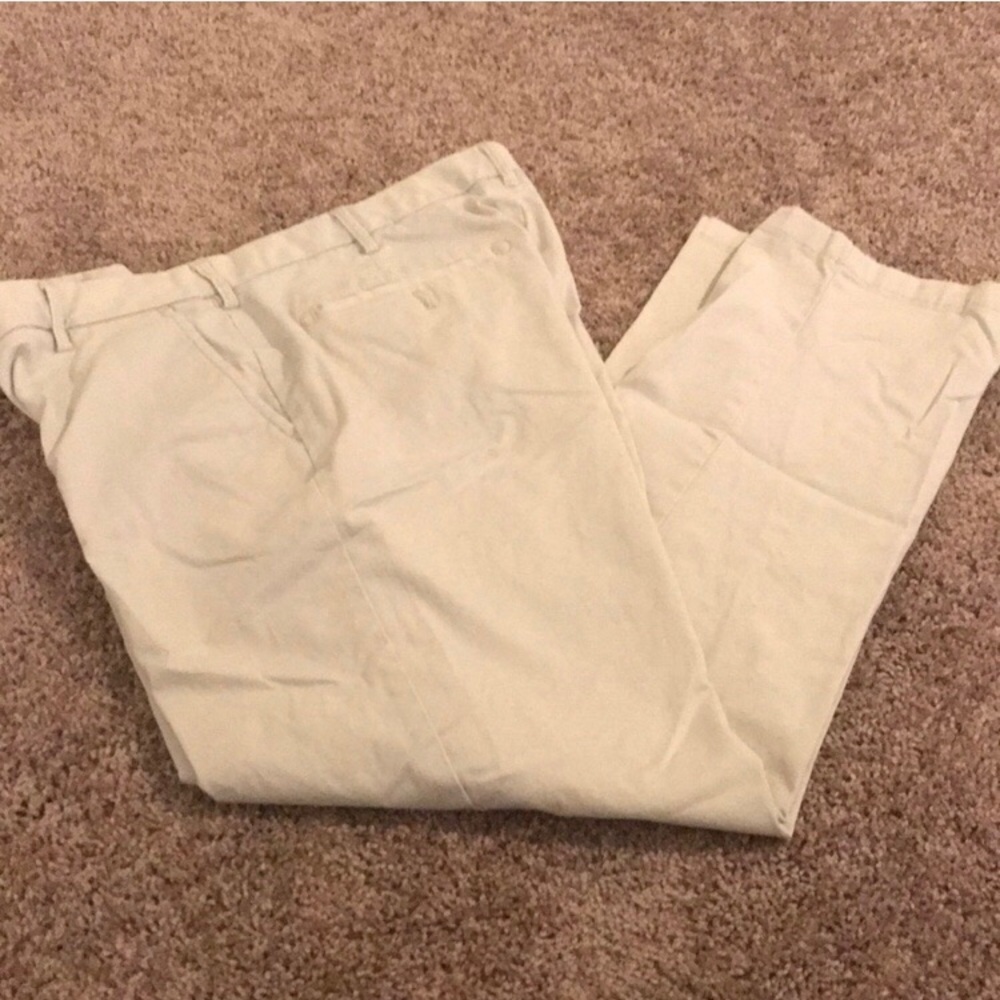 Izod Chinos